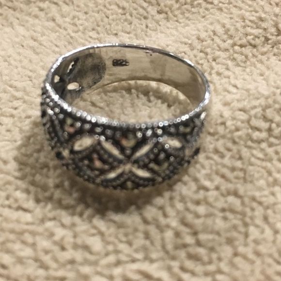 Vintage Sterling Silver Marcasite Encrusted Cutout Ring Sz 8 - Picture 8 of 8